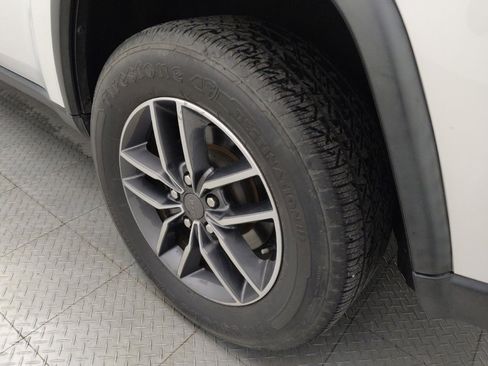 Used 2019 Jeep Grand Cherokee Limited image 31