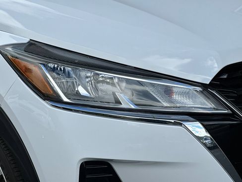 Used 2024 Nissan Kicks SV image 10