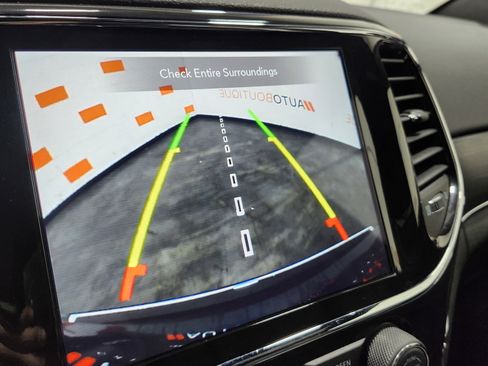 Used 2021 Jeep Grand Cherokee Limited w/ Premium Lighting Group image 4