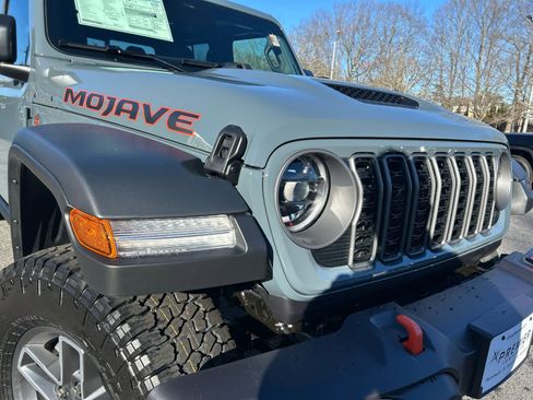 New 2026 Jeep Gladiator Mojave w/ Safety Group image 19