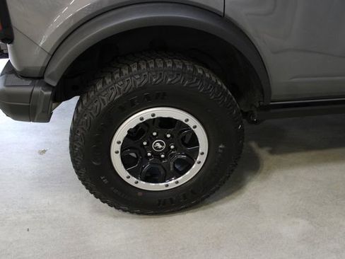 Used 2023 Ford Bronco Badlands w/ Sasquatch Package AWD/4WD image 35