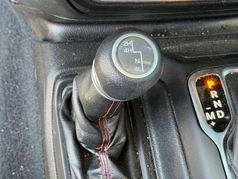 Used 2022 Jeep Gladiator Rubicon w/ LED Lighting Group AWD/4WD image 18
