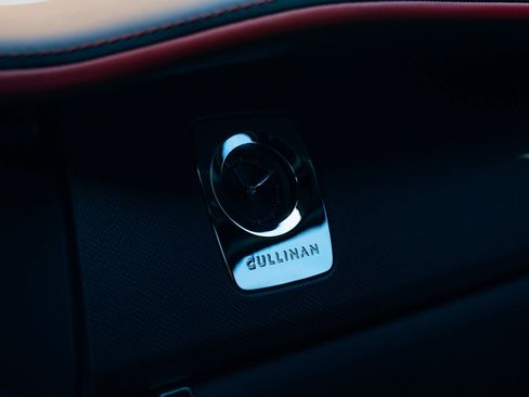 Used 2023 Rolls-Royce Cullinan AWD/4WD image 11