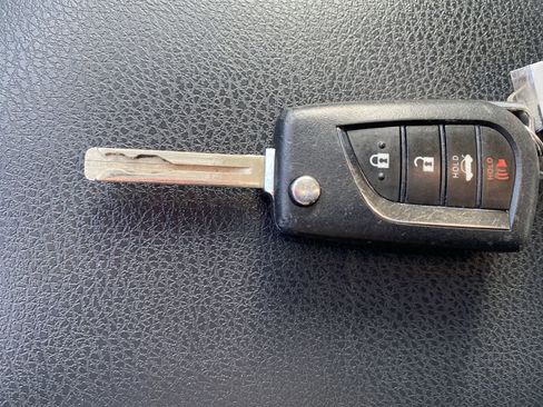 Used 2023 Toyota Camry SE image 35