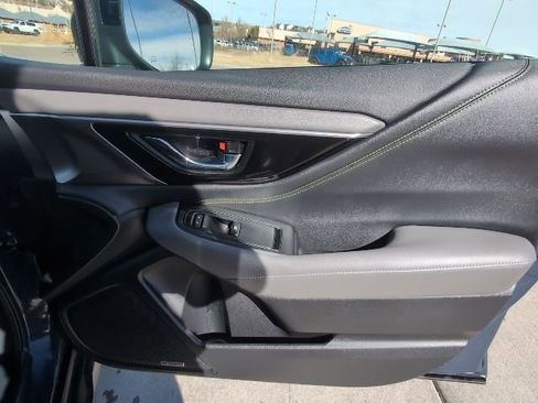 Used 2025 Subaru Outback Onyx Edition image 31