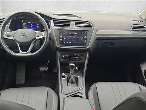 Used 2023 Volkswagen Tiguan SE w/ Panoramic Sunroof Package FWD image 20
