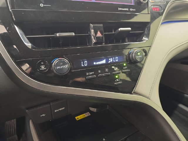 Used 2023 Toyota Camry XSE FWD image 23