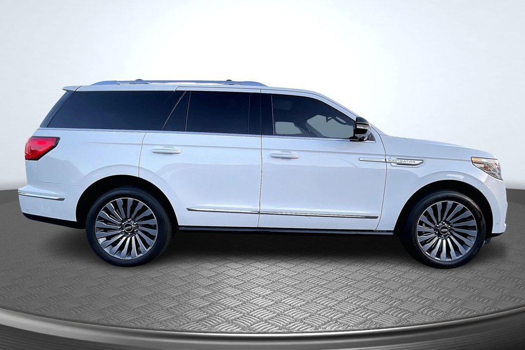 Used 2020 Lincoln Navigator Reserve AWD/4WD image 4