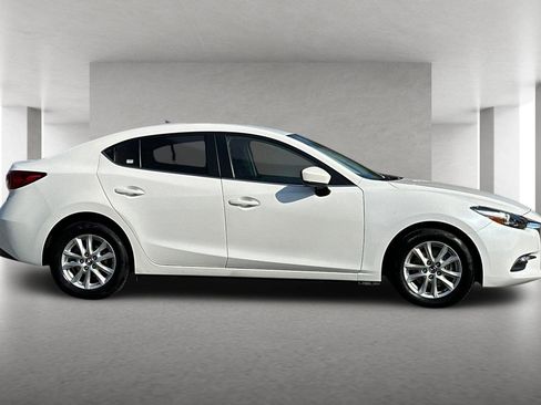 Used 2018 MAZDA MAZDA3 Sport w/ Preferred Equipment Package image 3