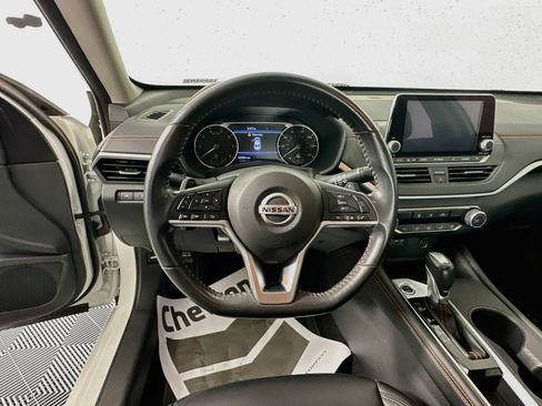 Used 2022 Nissan Altima 2.5 SR FWD image 11