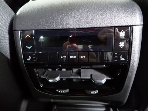 New 2025 Jeep Grand Cherokee L Limited image 32