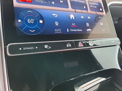 Used 2024 Mercedes-Benz C 300 Sedan image 26