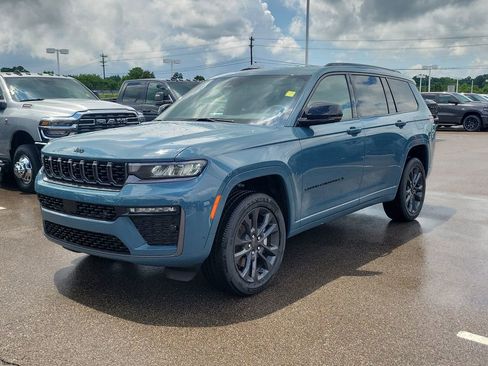 New 2026 Jeep Grand Cherokee L Limited AWD/4WD image 2
