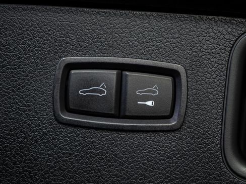 Used 2020 Porsche Macan Base image 33