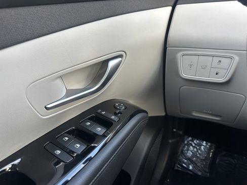 Used 2024 Hyundai Tucson Limited image 18