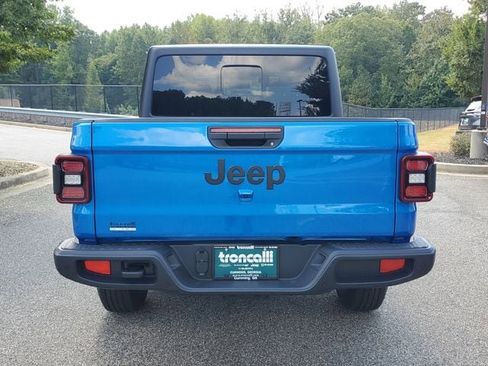 New 2025 Jeep Gladiator Sport image 5