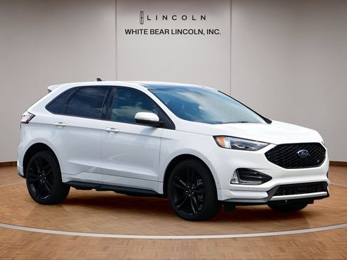 Used 2024 Ford Edge ST w/ Equipment Group 401A AWD/4WD image 3