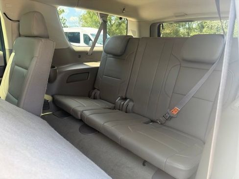 Used 2016 Chevrolet Suburban LT w/ Luxury Package RWD image 21