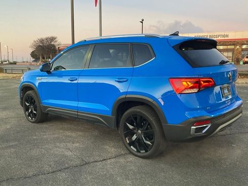 Used 2024 Volkswagen Taos SE image 7