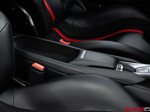 Used 2022 Ferrari F8 Tributo RWD image 36