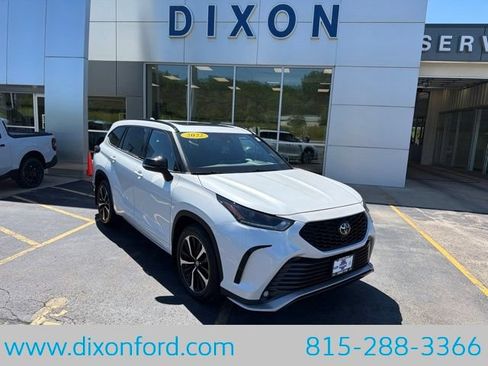Used 2022 Toyota Highlander XSE AWD/4WD image 1