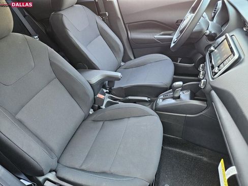 New 2025 Nissan Kicks Play S image 11