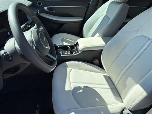 Certified 2025 Hyundai Sonata SE image 17