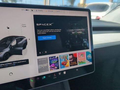 Used 2023 Tesla Model Y Performance image 18