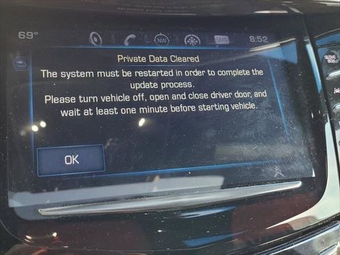 Used 2017 Cadillac Escalade ESV Platinum AWD/4WD image 23