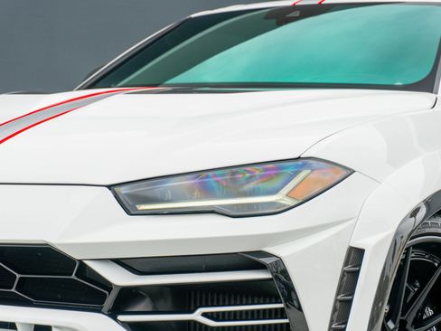 Used 2021 Lamborghini Urus AWD/4WD image 23