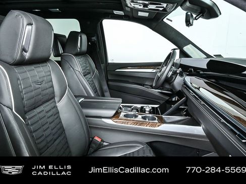 Certified 2025 Cadillac Escalade ESV Sport Platinum w/ LPO, ONYX Package image 24