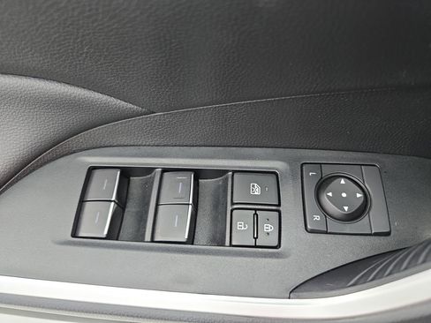 Used 2025 Toyota RAV4 XLE image 26