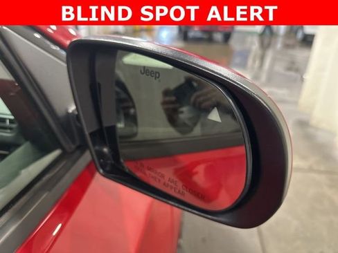 Used 2023 Jeep Compass Limited image 36