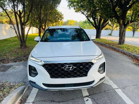 Used 2020 Hyundai Santa Fe SE image 8