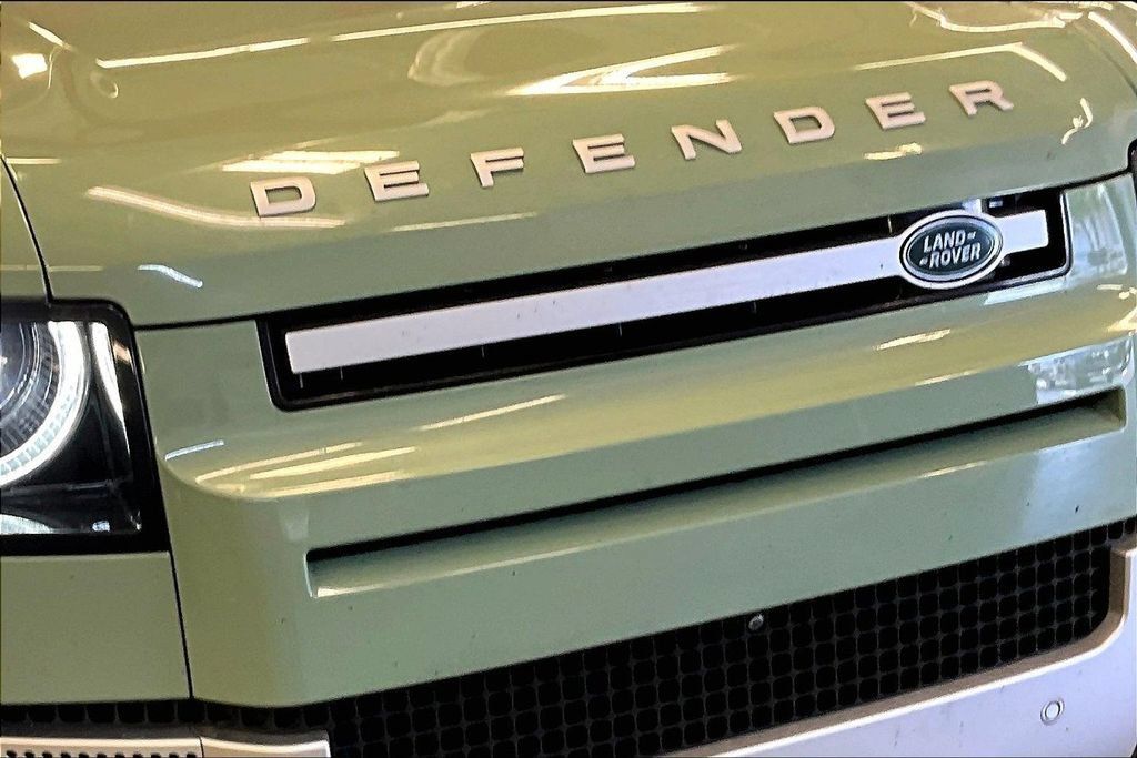 Used 2023 Land Rover Defender 110 75th Limited Edition AWD/4WD image 31