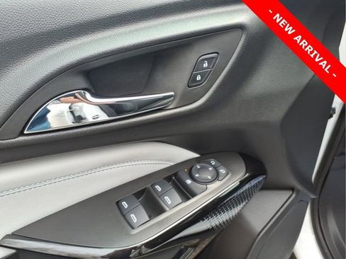 Used 2024 Chevrolet Trax LT w/ LT Convenience Package image 12