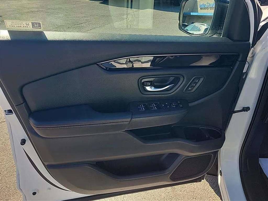 Used 2024 Honda Pilot TrailSport image 17