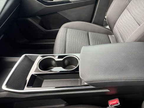 Used 2025 Chevrolet Equinox LT image 12