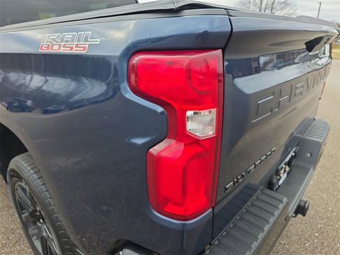 Used 2022 Chevrolet Silverado 1500 LT Trail Boss w/ Safety Package image 32