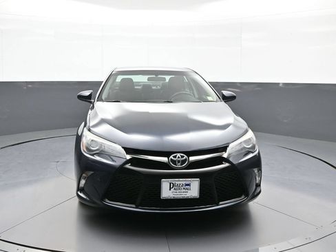 Used 2017 Toyota Camry SE FWD image 2