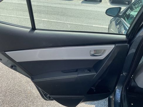 Used 2017 Toyota Corolla LE w/ Carpet Mat Package (TMS) FWD image 14