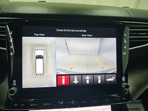 Used 2023 Jeep Grand Wagoneer L Series II image 3