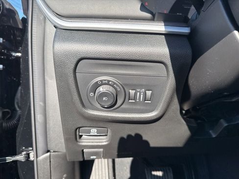 New 2026 Jeep Grand Cherokee Limited image 17