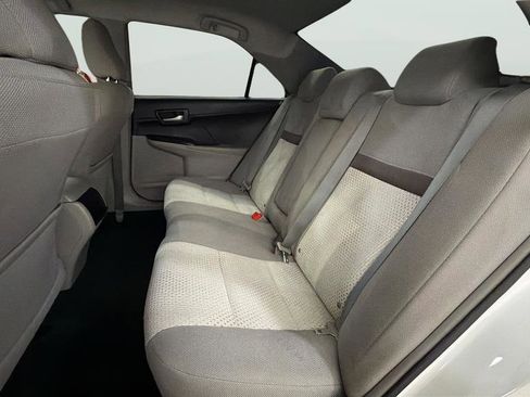 Used 2014 Toyota Camry LE image 30