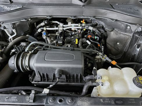 Used 2024 Ford Explorer XLT w/ Equipment Group 202A image 33