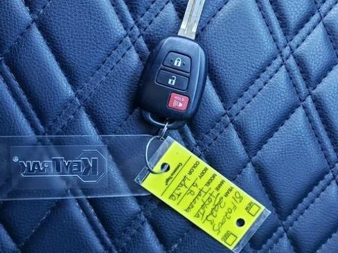 Used 2023 Toyota Tacoma SR image 25