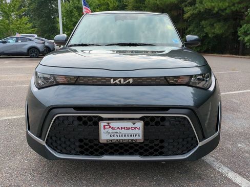 Used 2025 Kia Soul LX w/ LX Technology Package FWD image 9