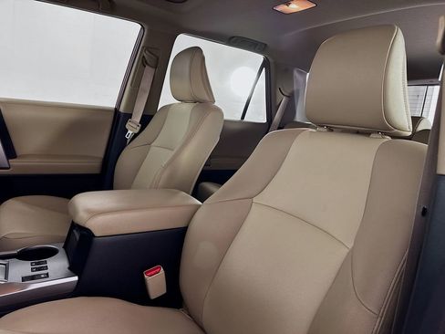 Used 2018 Toyota 4Runner SR5 Premium image 36