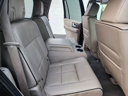 Used 2007 Lincoln Navigator Ultimate image 13