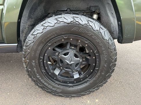 Used 2008 Jeep Commander Sport image 12